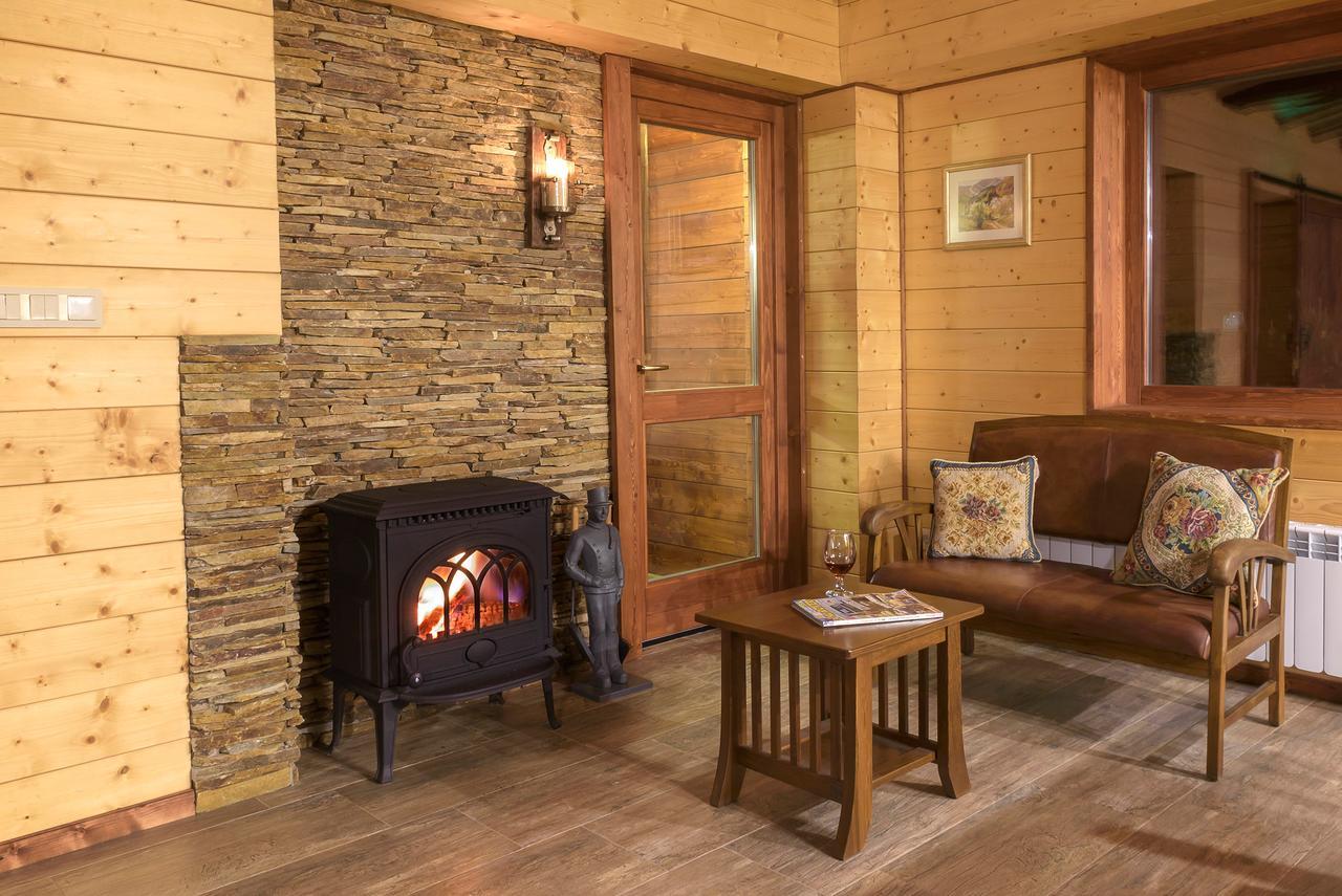 Pinus Villas Lodge With Private Jacuzzi & Phyto-Sauna Retreat Zheleznitsa 외부 사진